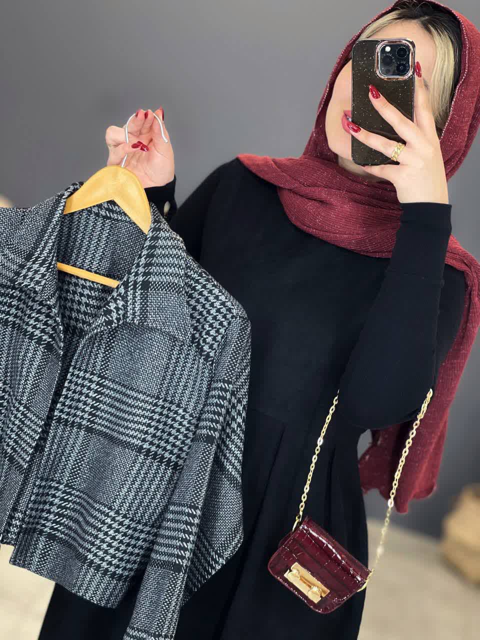 1877- کت و سارافون سنا