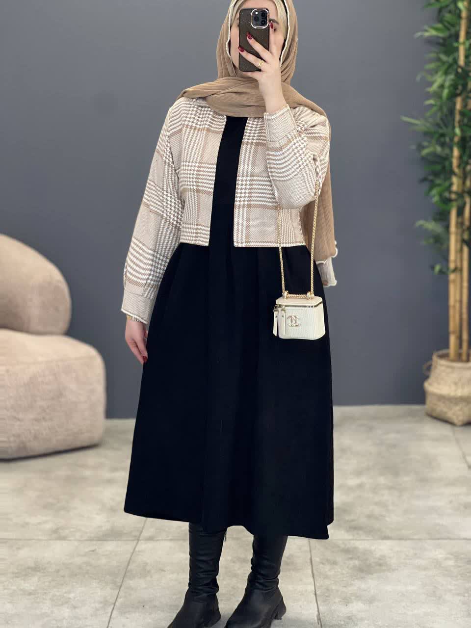 1877- کت و سارافون سنا