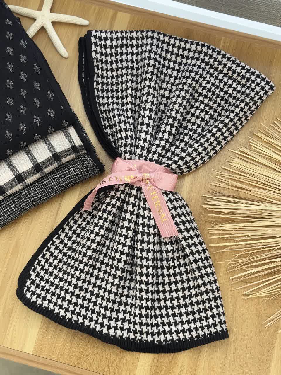 02524- شال طرحدار کلاریس