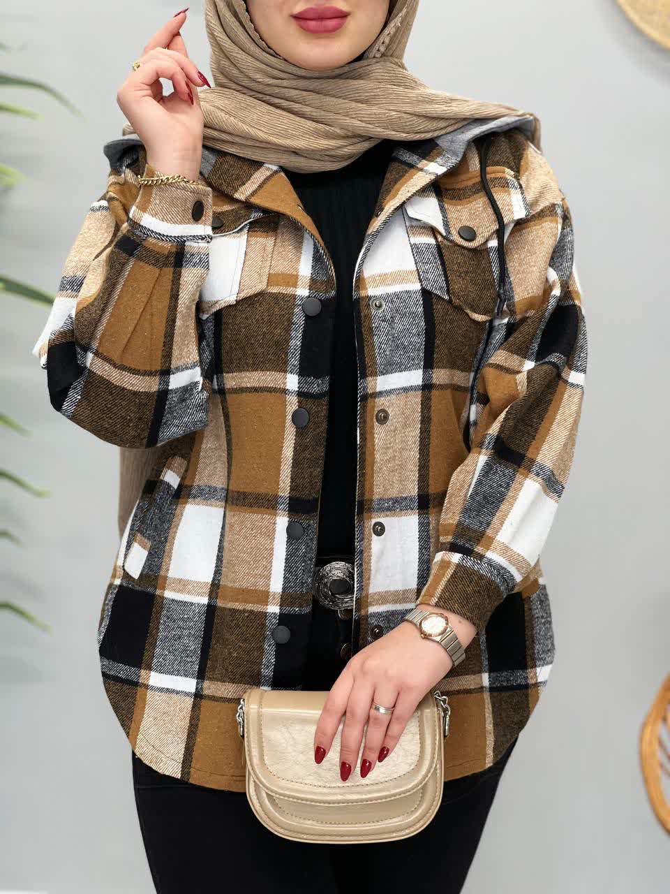 1917- شکت چهارخونه کلاهدار