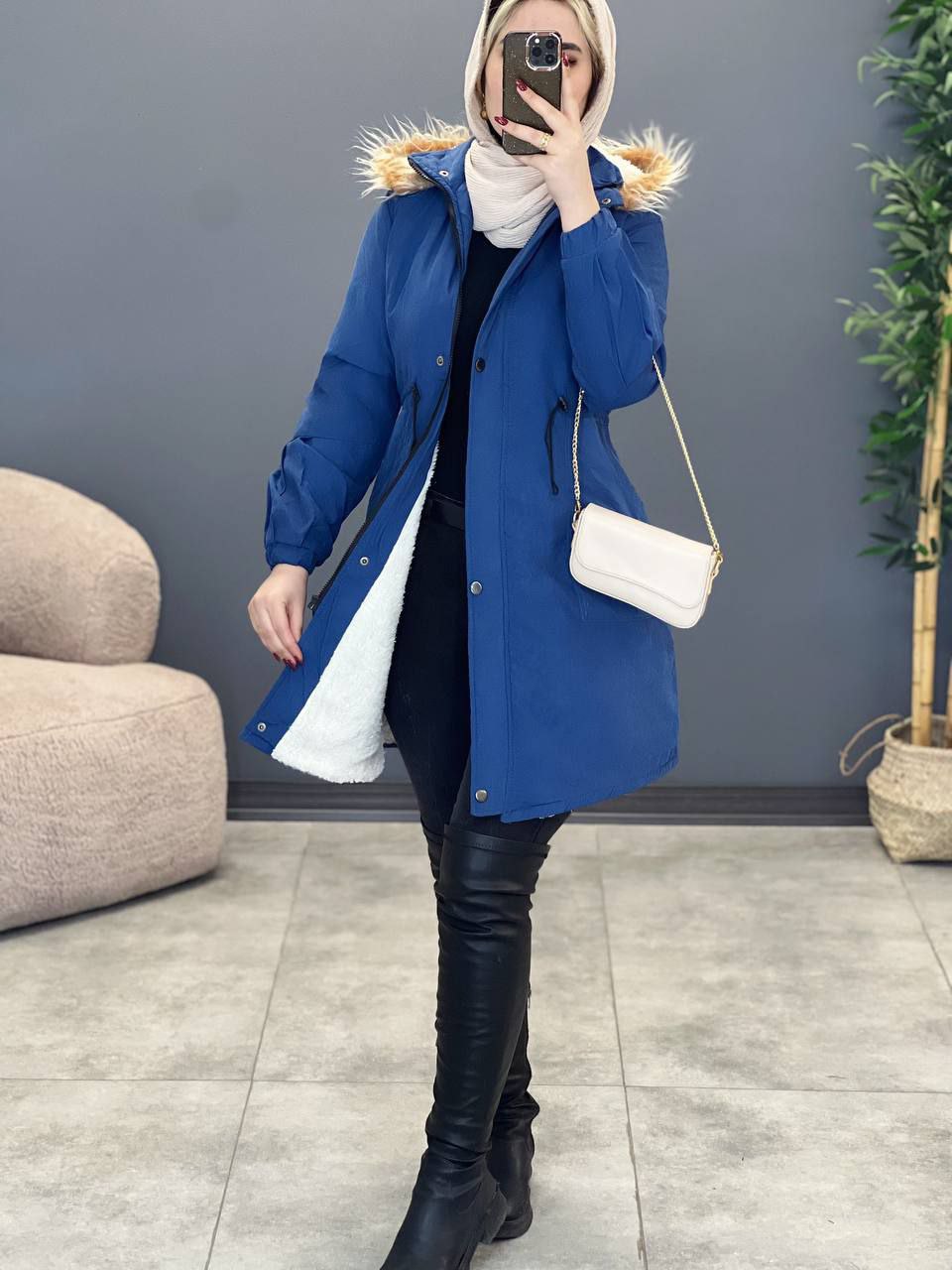 1932_ کاپشن تدی کایلا