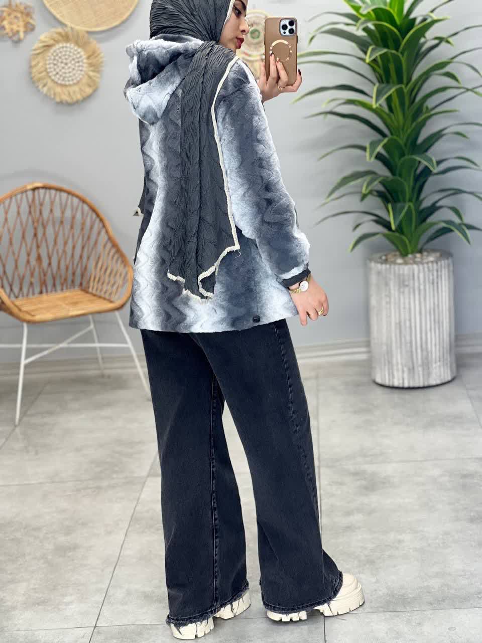 1947- کاپشن تدی نیلا