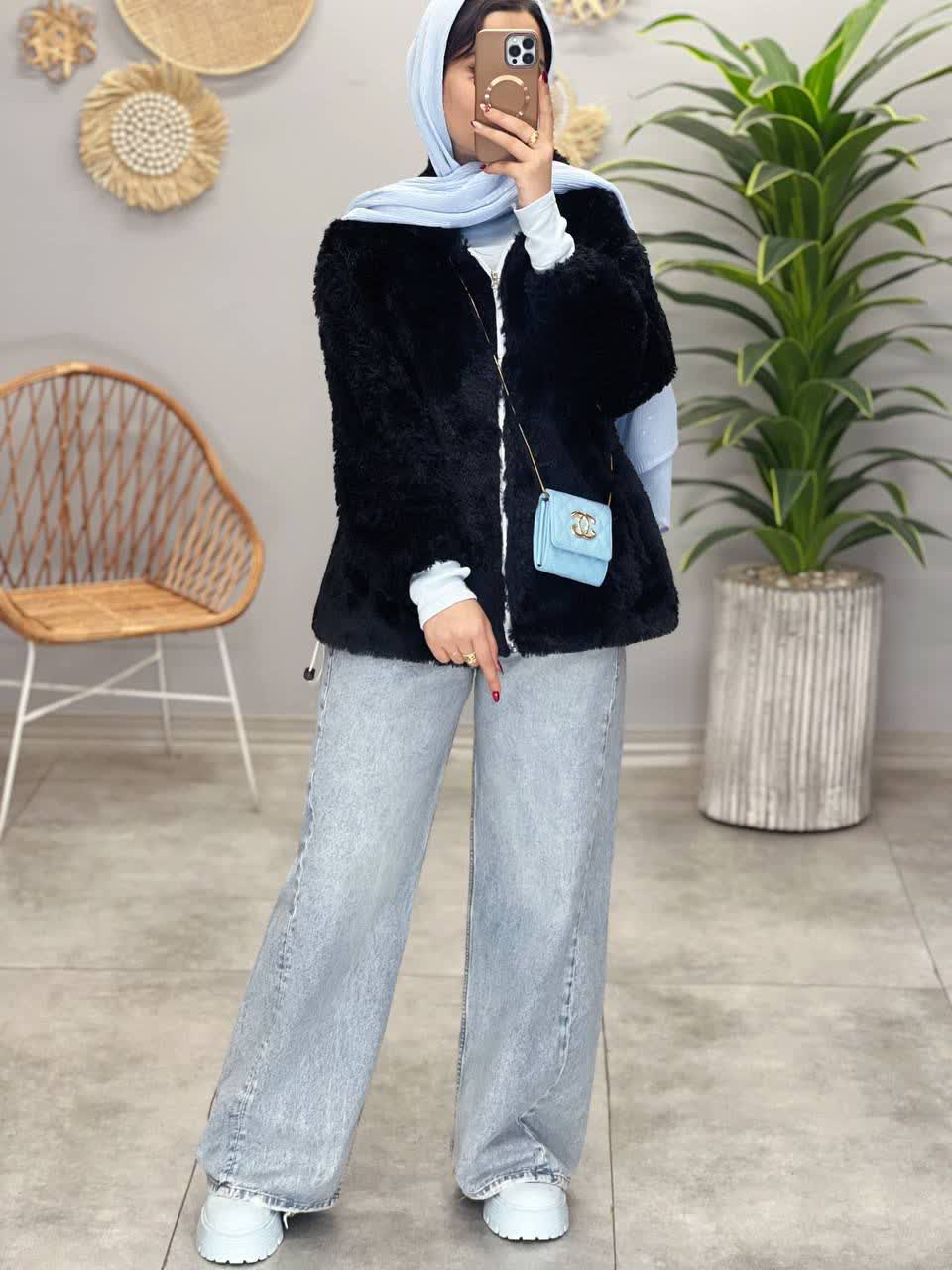 1947- کاپشن تدی نیلا