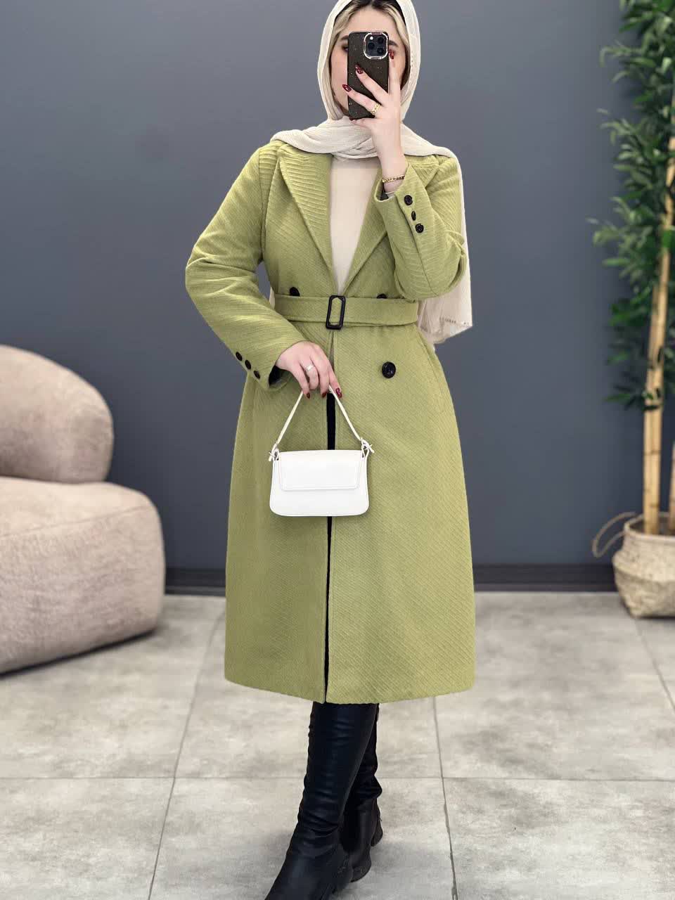 1949-پالتو آستردار لیلی