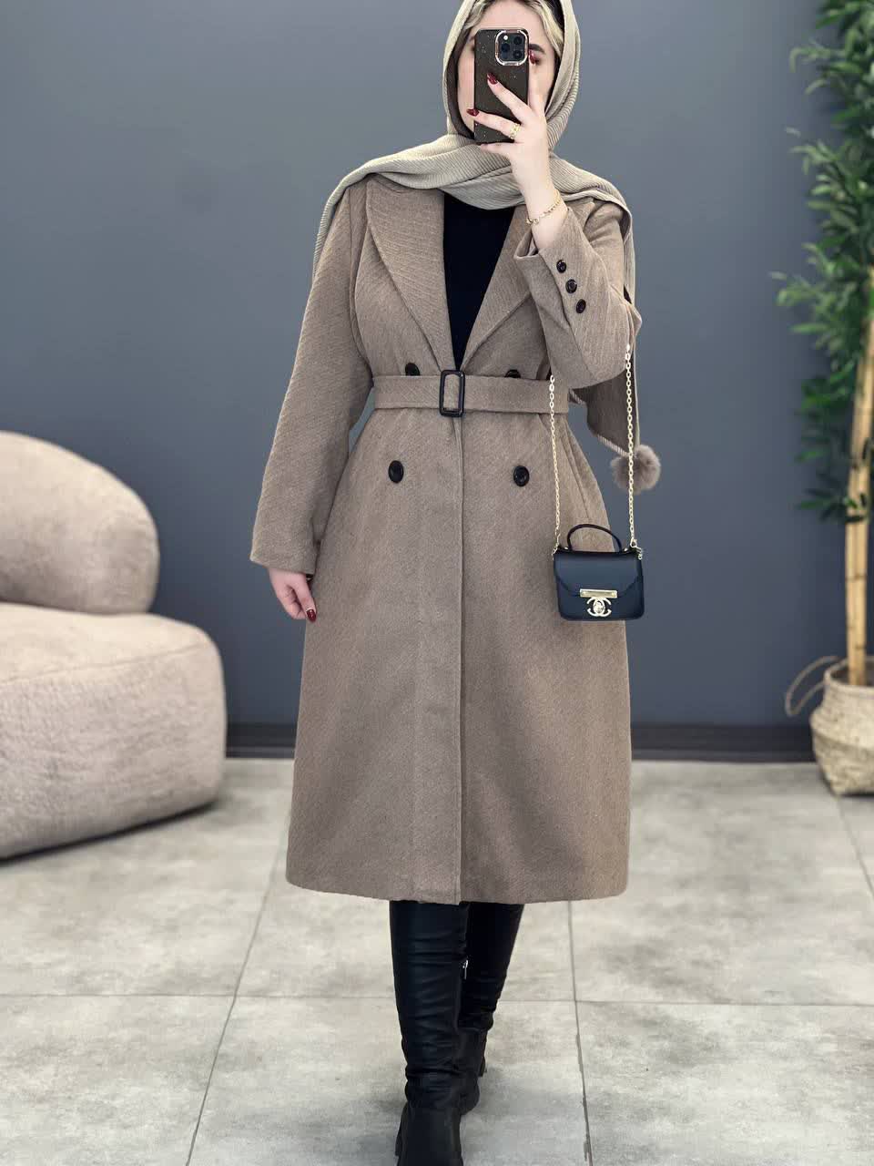 1949-پالتو آستردار لیلی