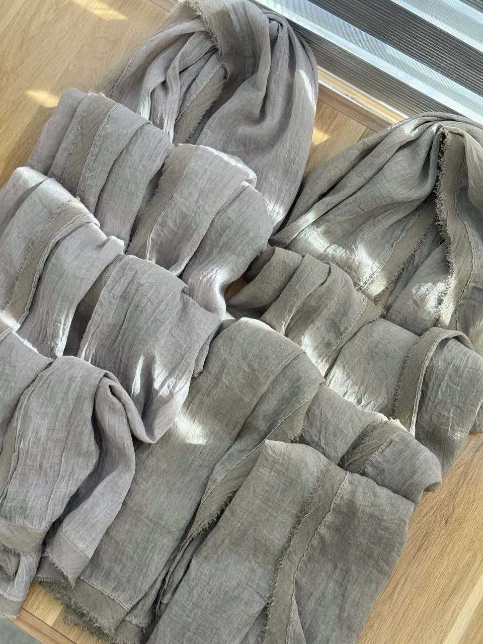 1976- شال میناز