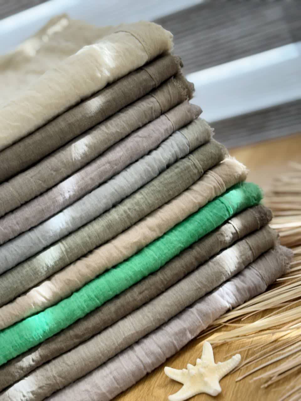 1976- شال میناز