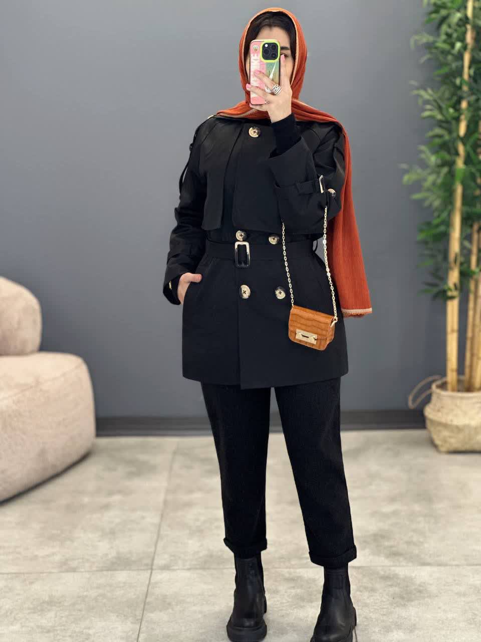 1982- بارونی آستردار دنا