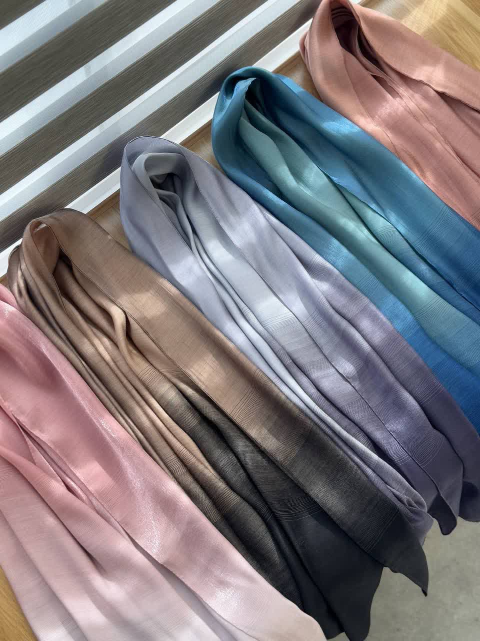 1117- شال کریستال طیفی