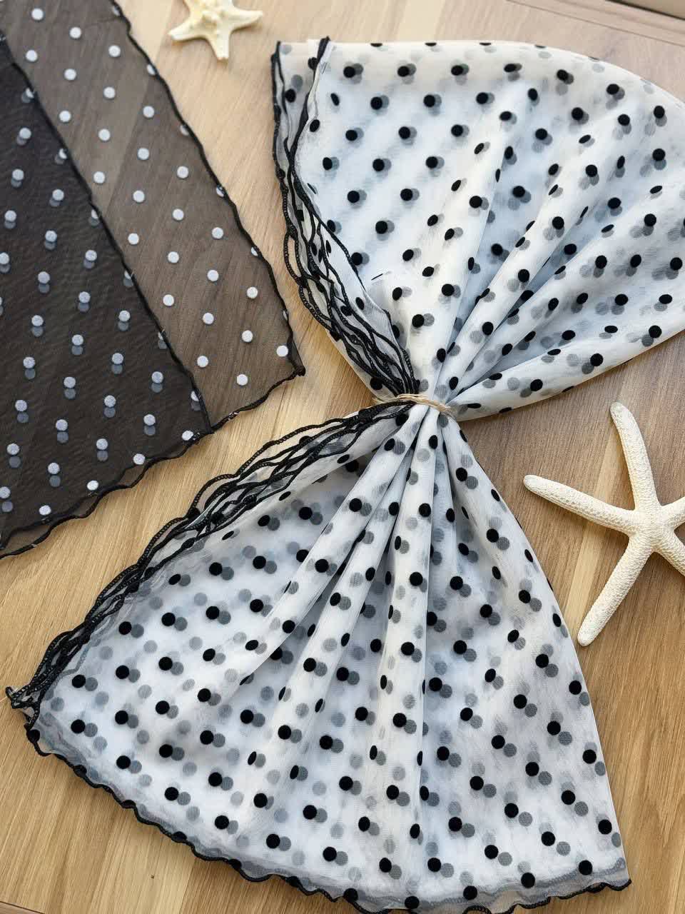 1218- شال توپی سفید مشکی