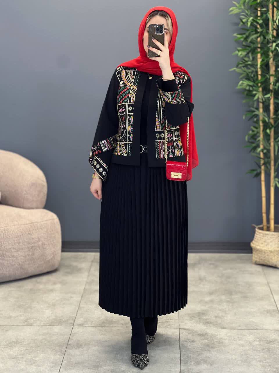 1224- کت و دامن پلیسه مهدخت