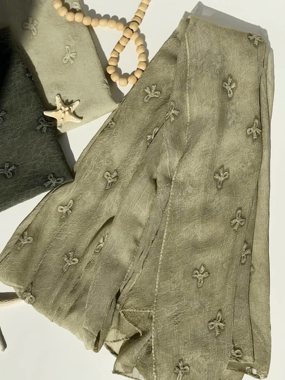 1225-شال پاپیونی گلدوزی