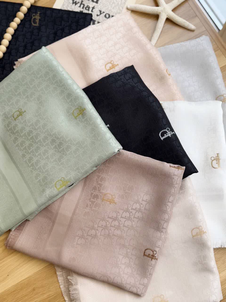 1274- شال مجلسی ژاکارد برجسته