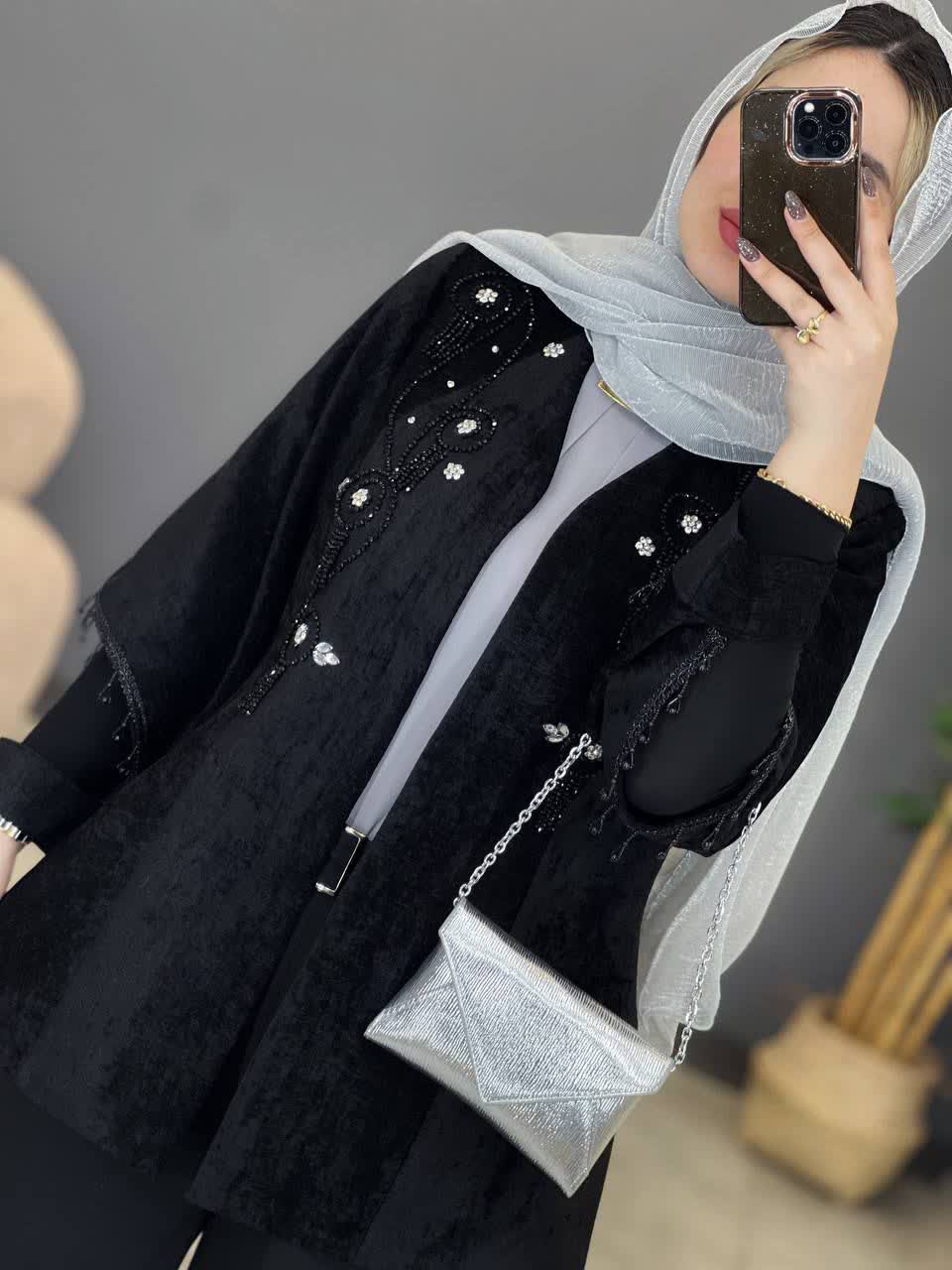 1284- مانتو مزونی سنگدوزی طلا