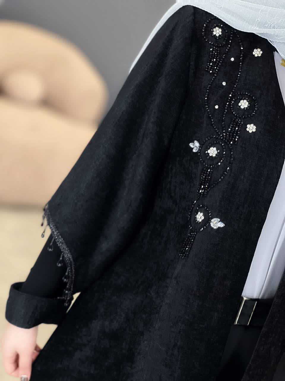 1284- مانتو مزونی سنگدوزی طلا