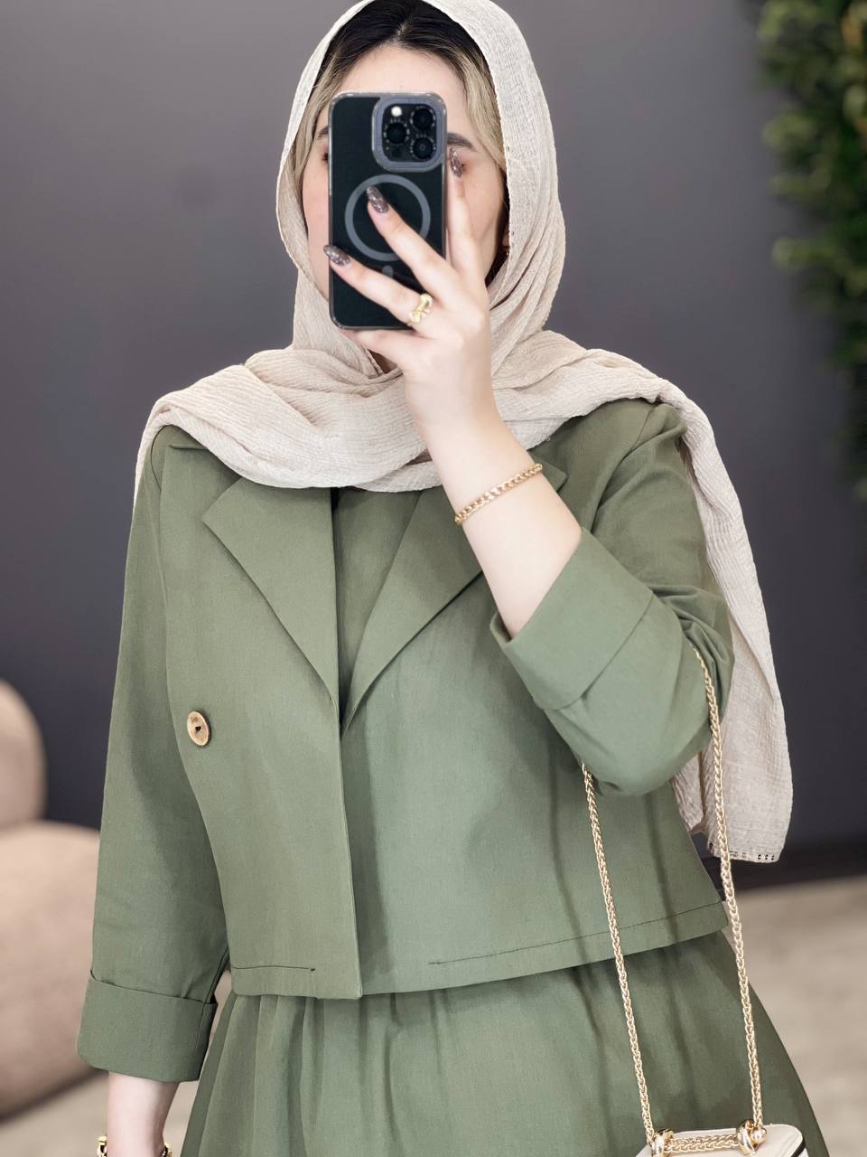 1339- کت و سارافون لینن