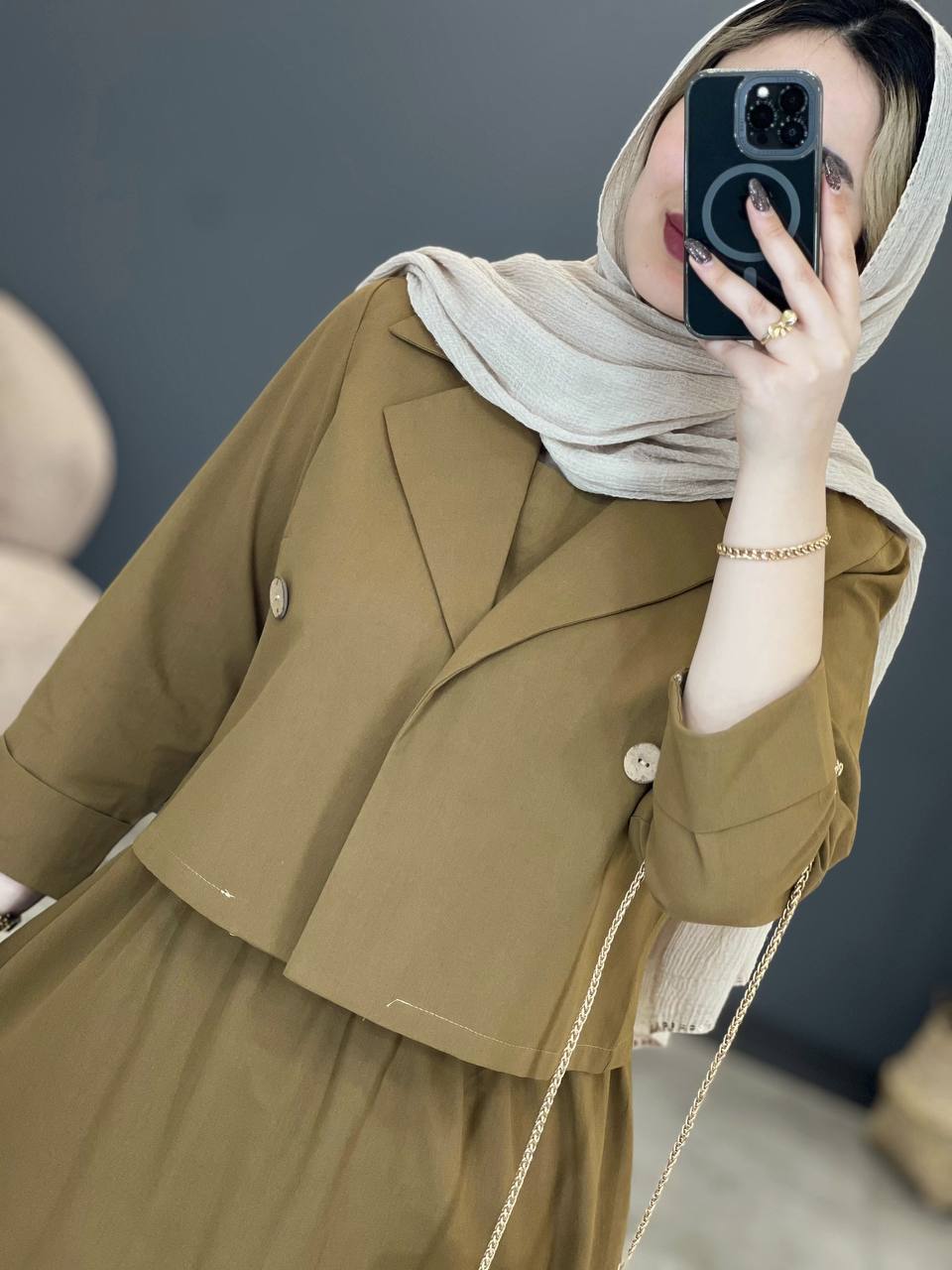 1339- کت و سارافون لینن