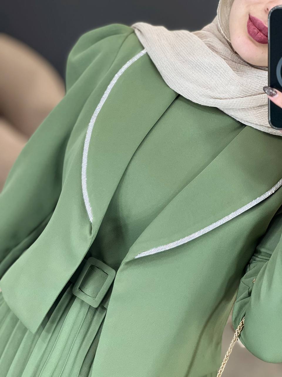 1351-کت و سارافون پلیسه