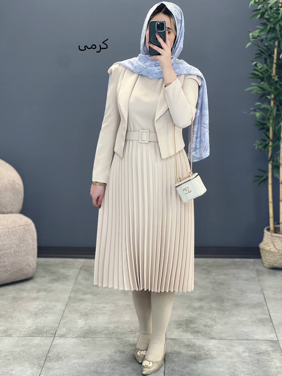 1351-کت و سارافون پلیسه