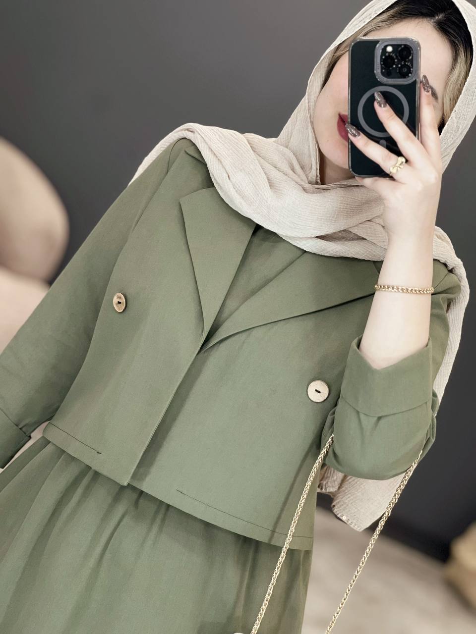 1339- کت و سارافون لینن