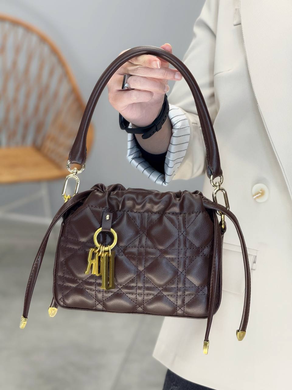 1366- کیف دیور گل