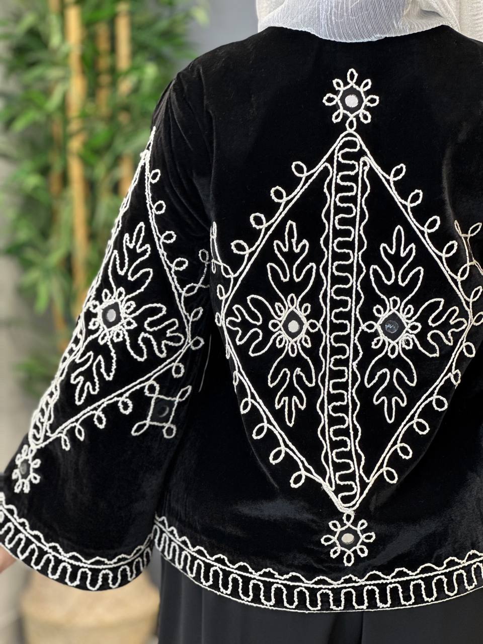 1358- کت گلدوزی تینا