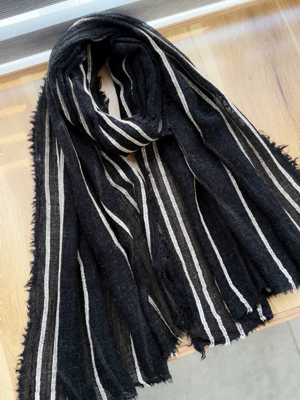 1406-شال خامه دوزی راه راه