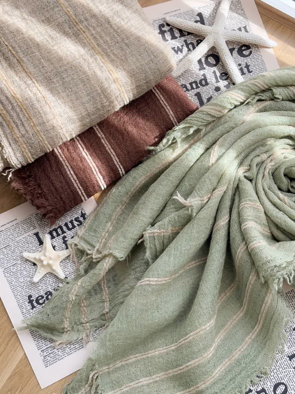 1406-شال خامه دوزی راه راه