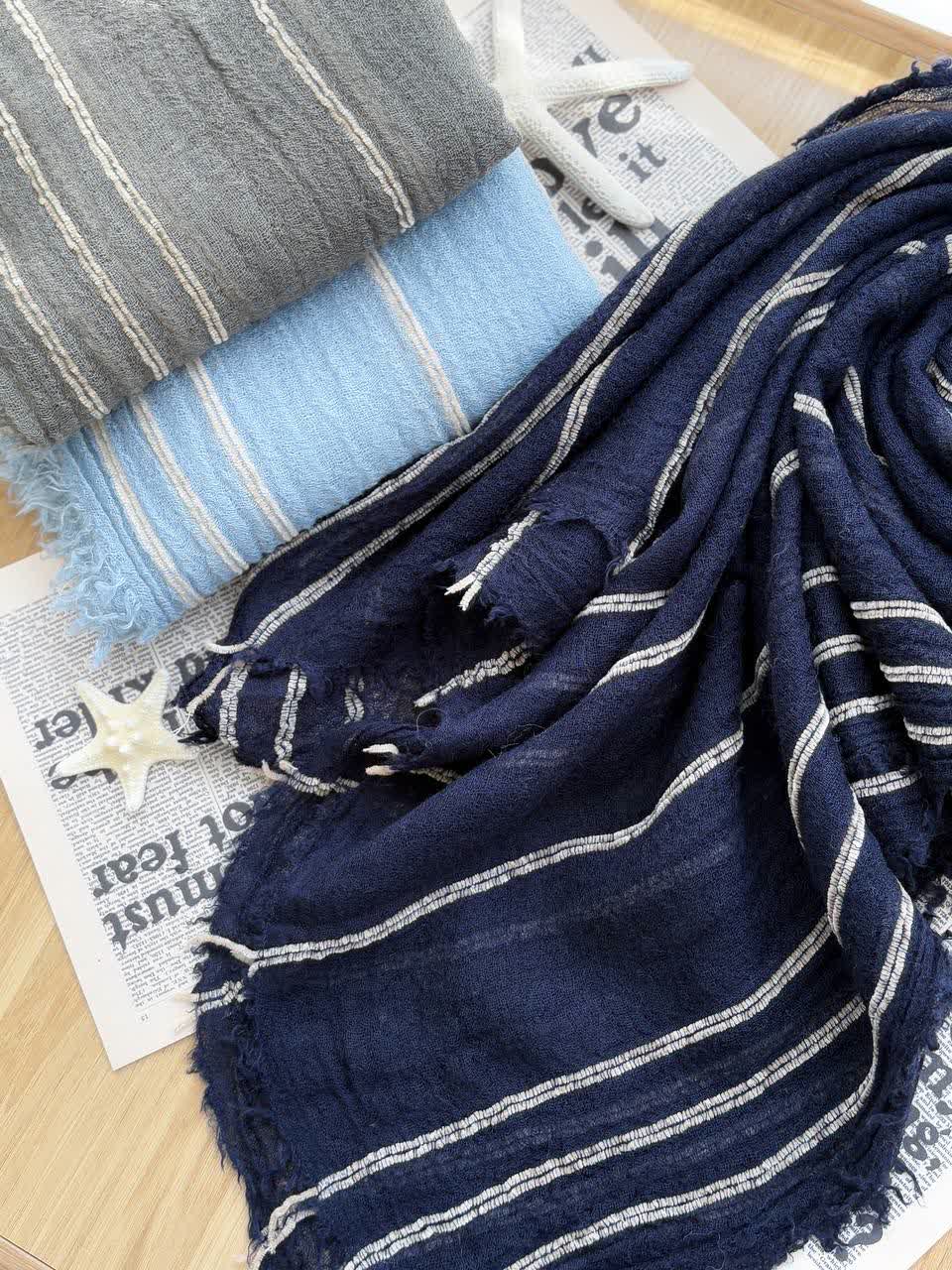 1406-شال خامه دوزی راه راه