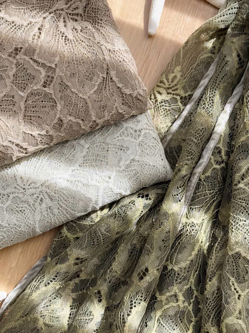 1411-شال گیپور رز