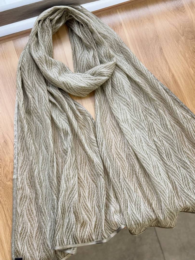 1427- شال حریر پفکی ستاره