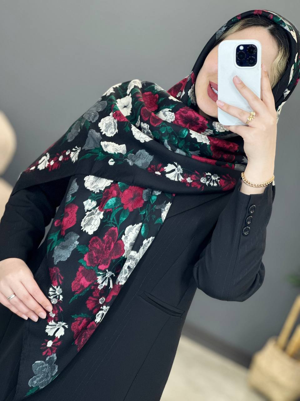 1433- روسری منگوله دار