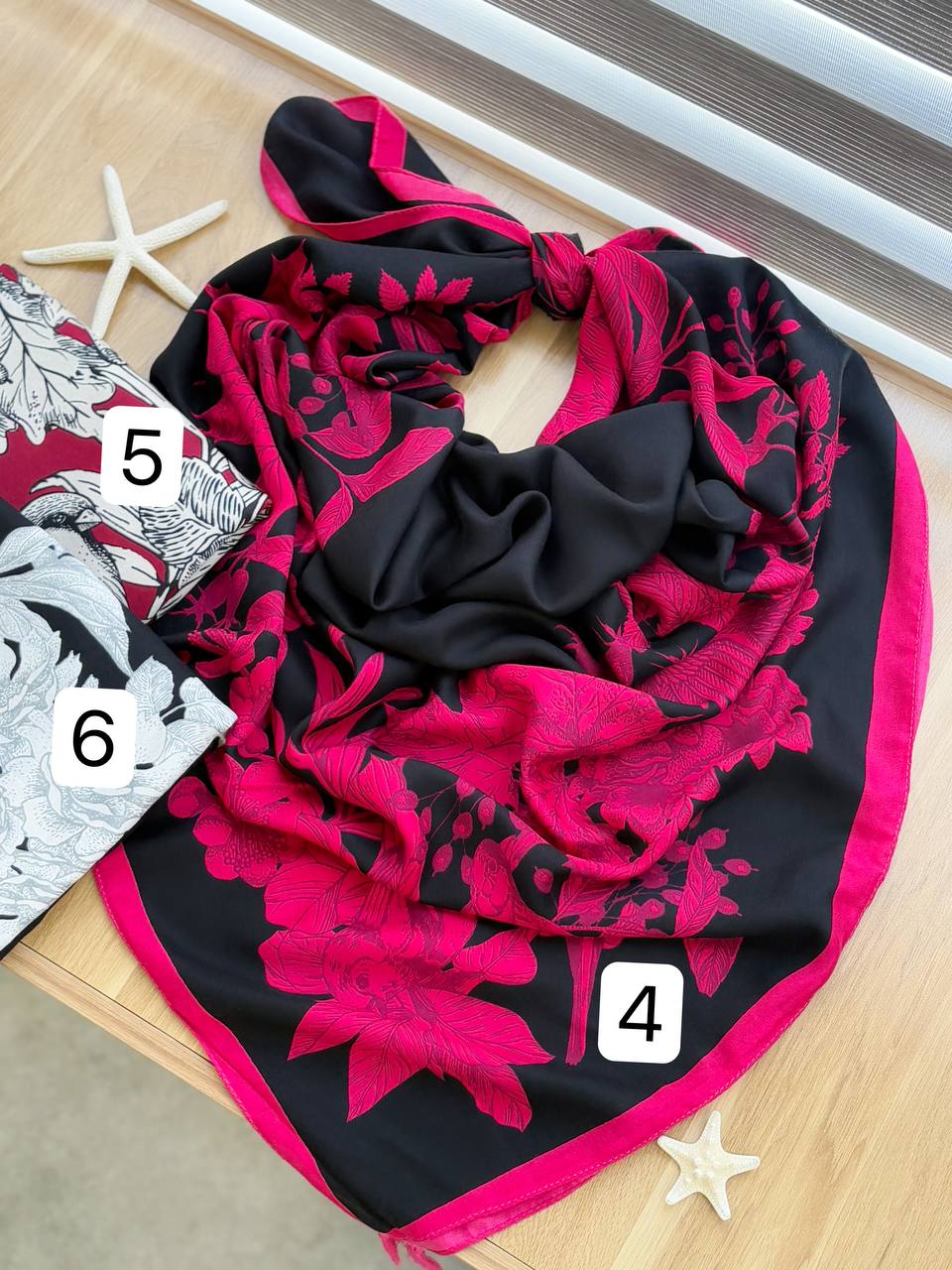 1433- روسری منگوله دار