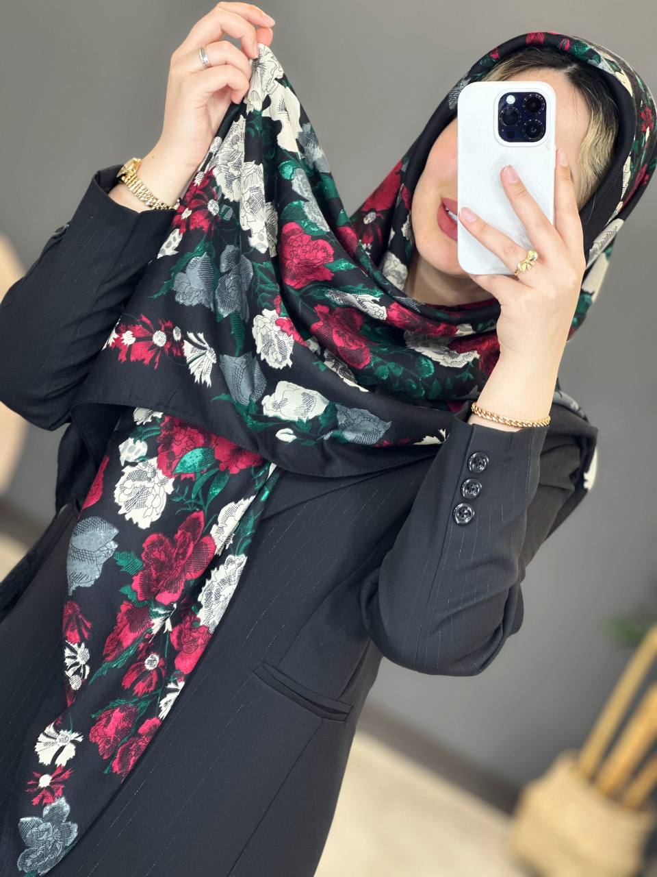 1433- روسری منگوله دار