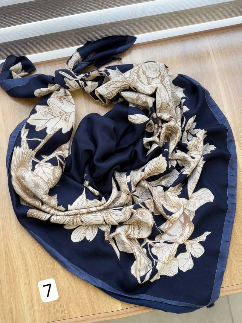 1433- روسری منگوله دار