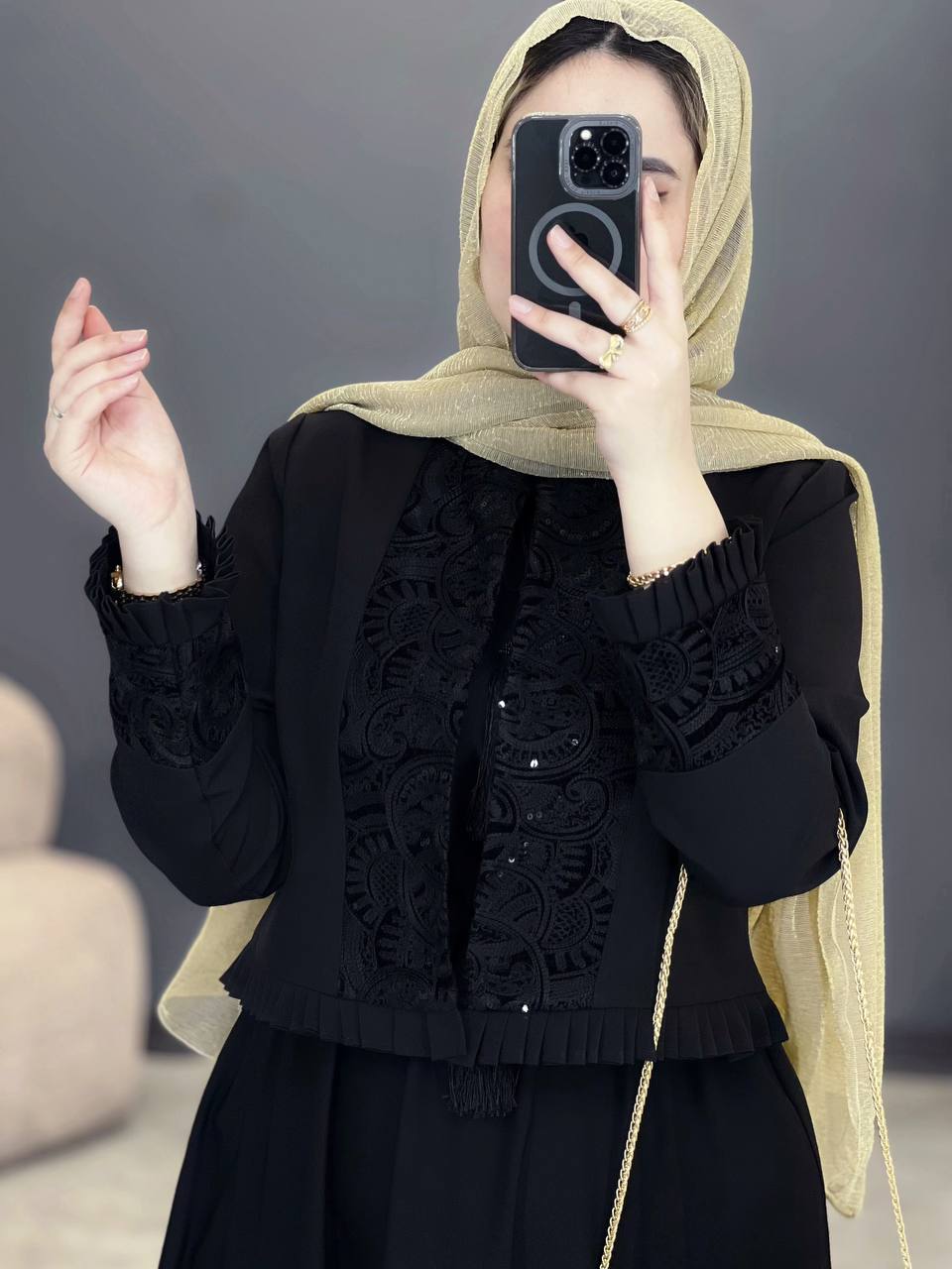 1453- کت و سارافون انوشا