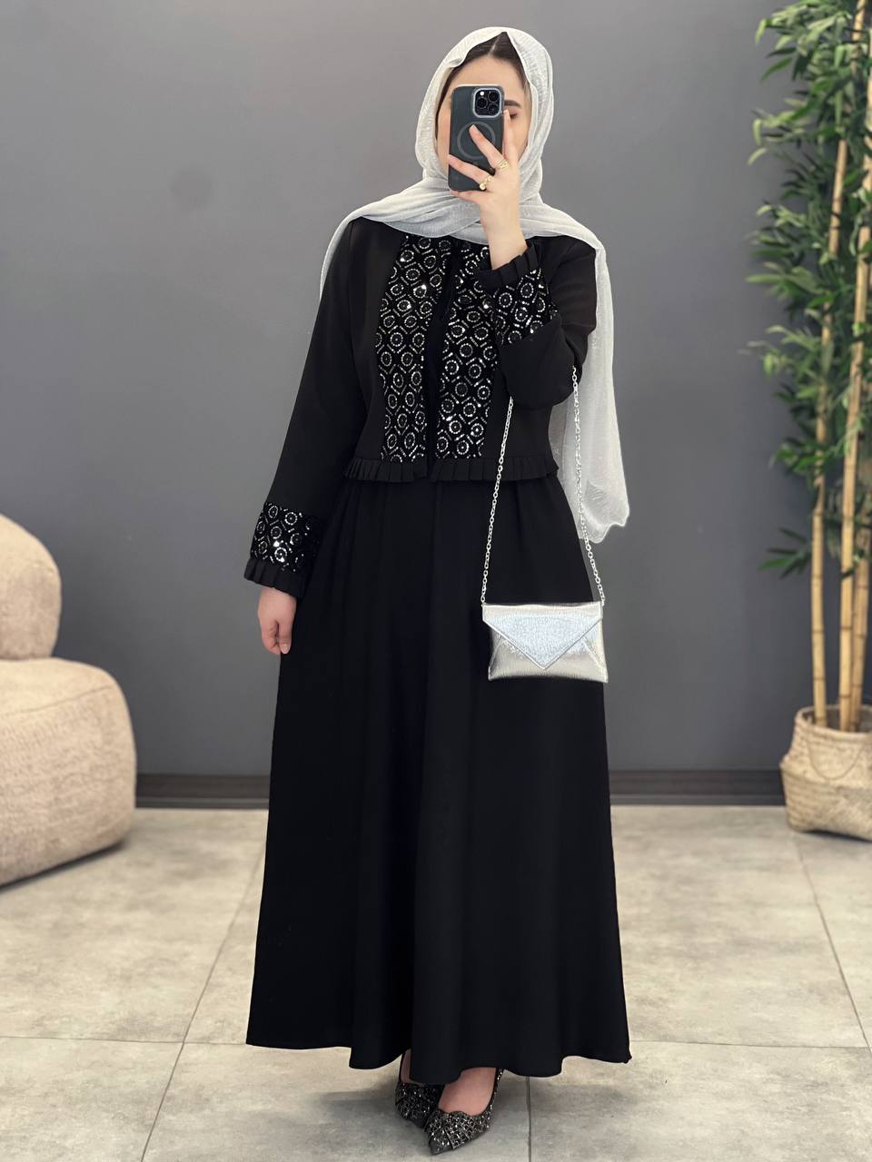 1453- کت و سارافون انوشا