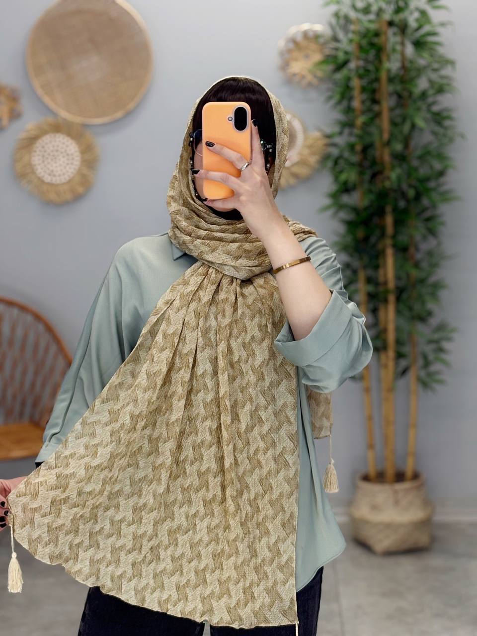 1506- شال چایی ریش دار