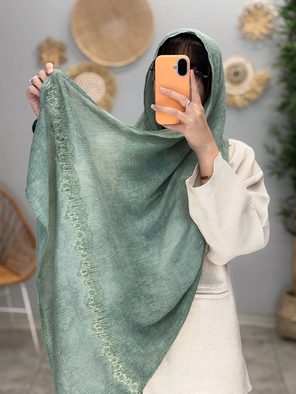 1576- شال پلیسه نخ شاین