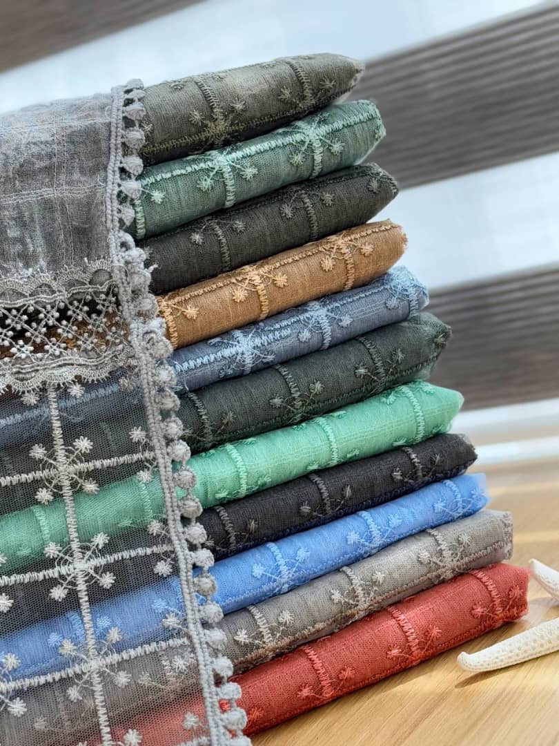 1592- شال چهارخونه دستک دانتل