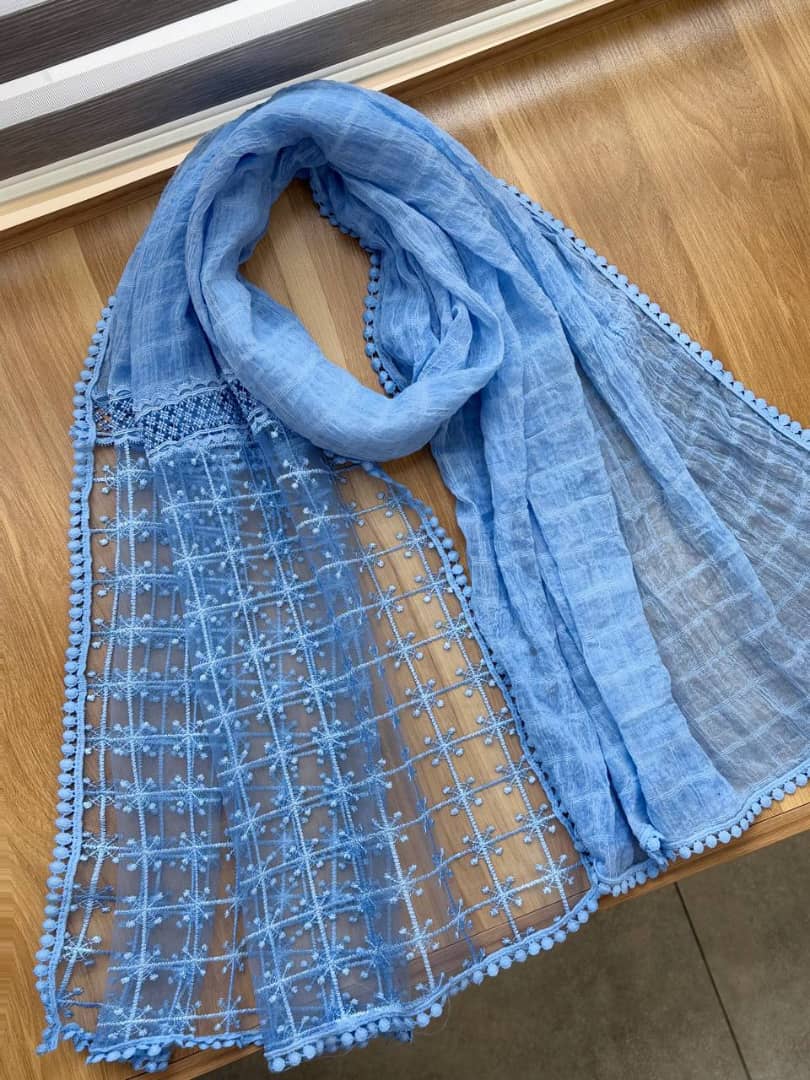 1592- شال چهارخونه دستک دانتل