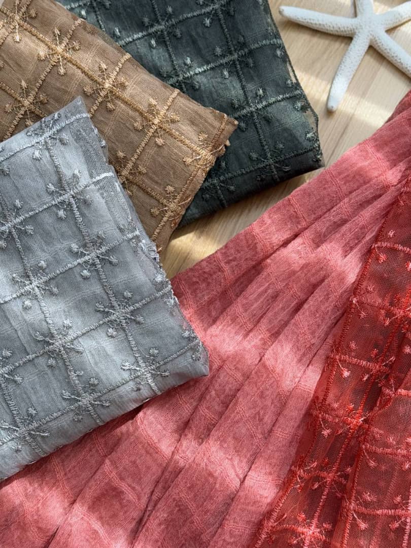 1592- شال چهارخونه دستک دانتل