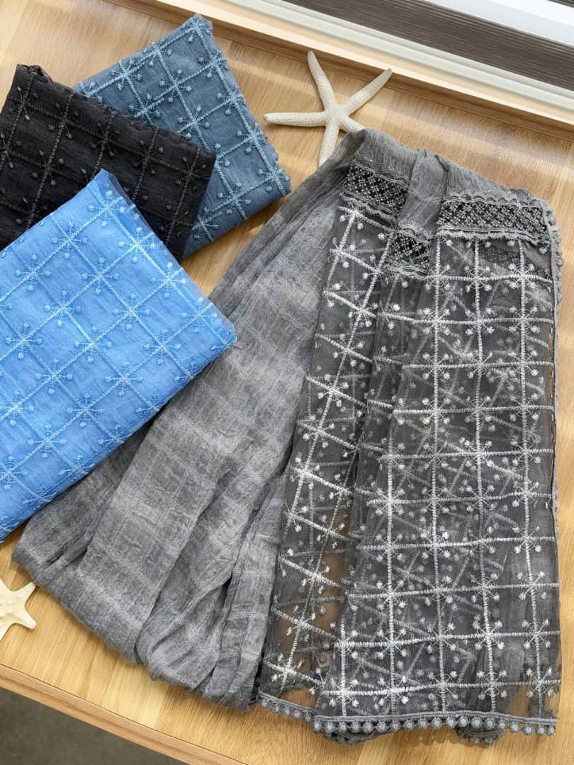 1592- شال چهارخونه دستک دانتل