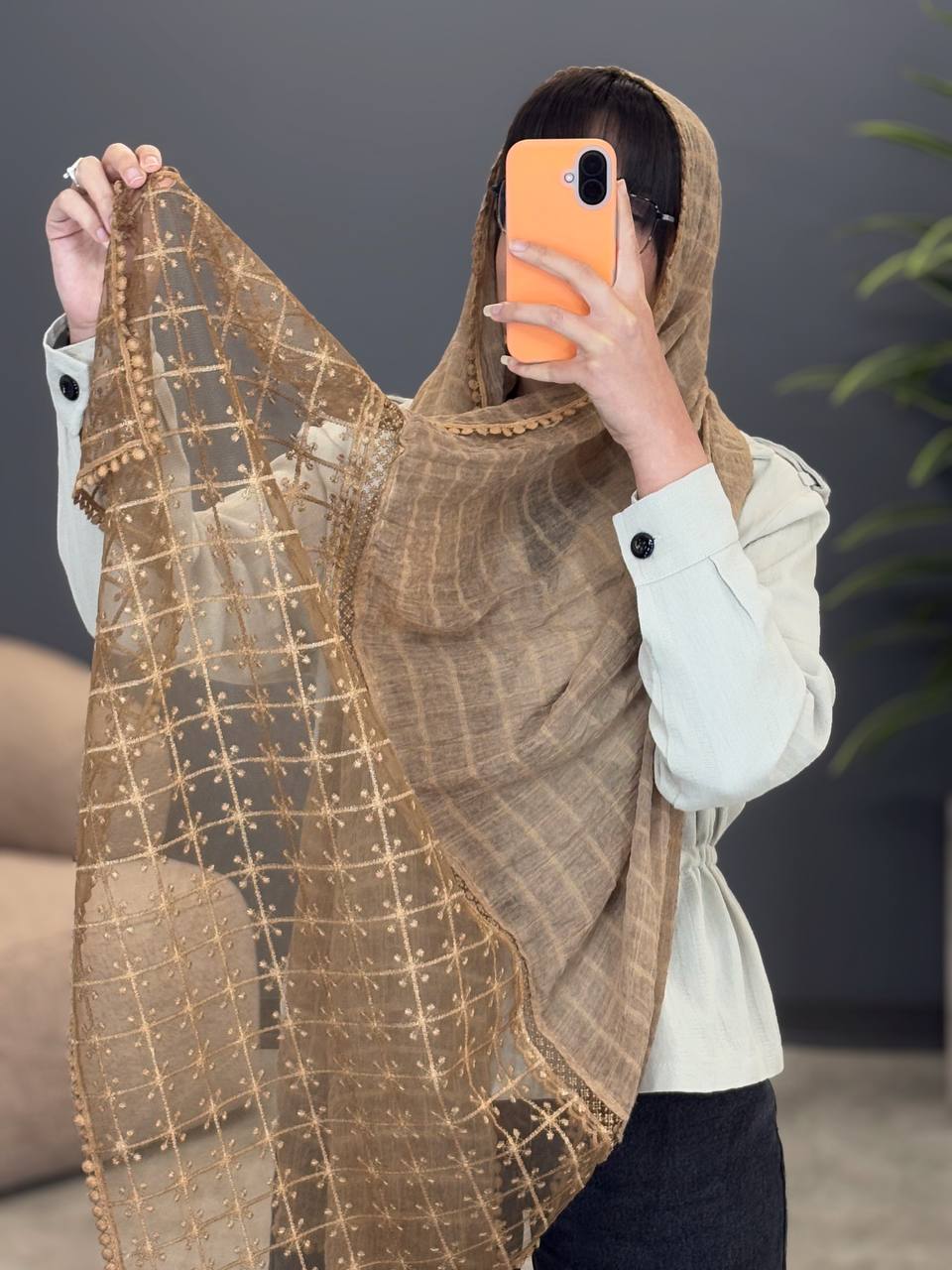 1592- شال چهارخونه دستک دانتل