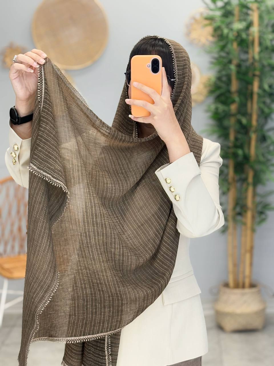 1683- شال هستی