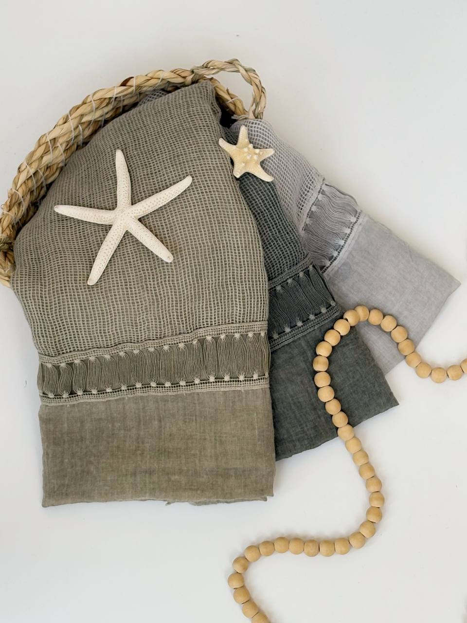 1684- شال آوین