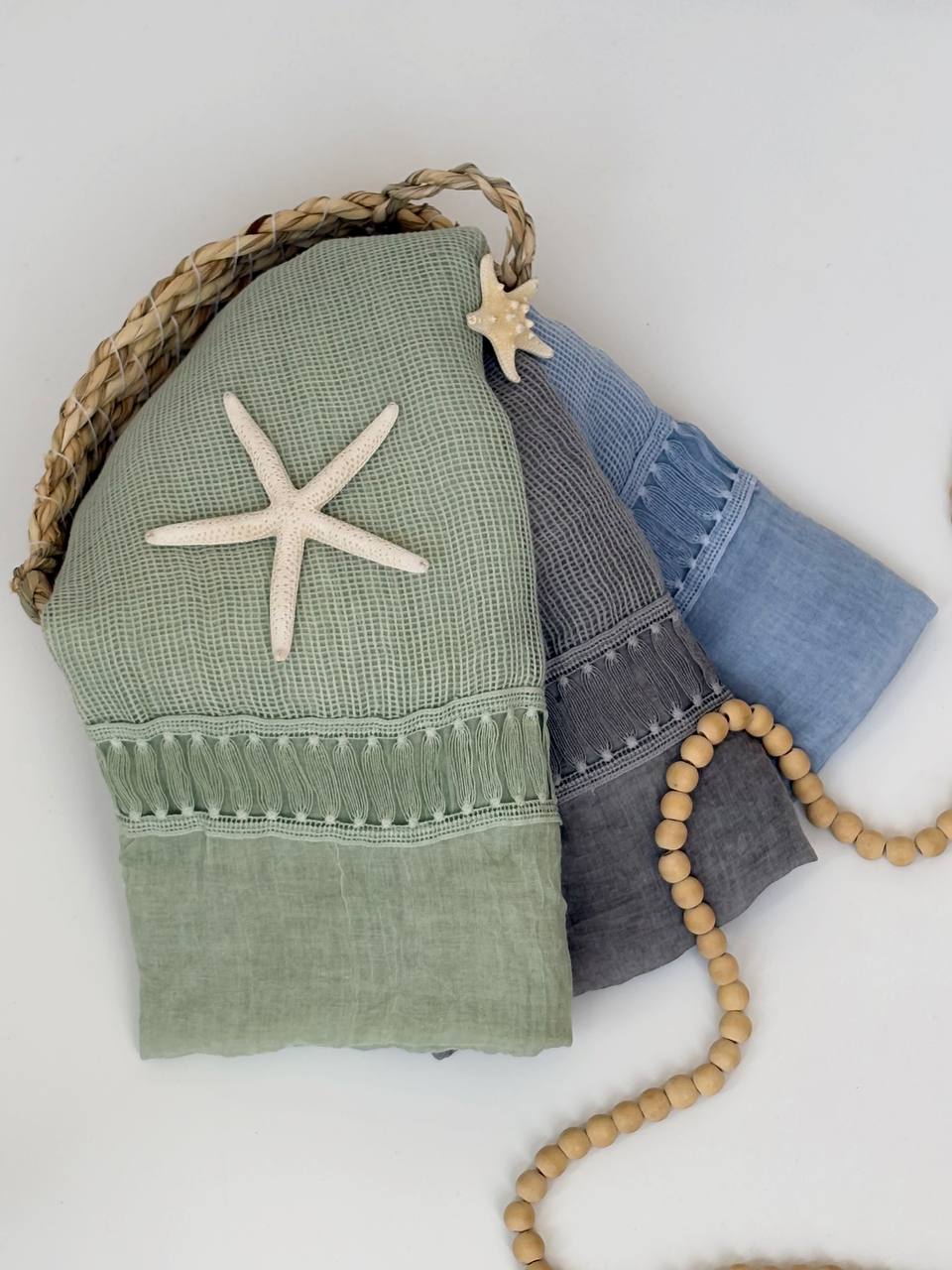 1684- شال آوین