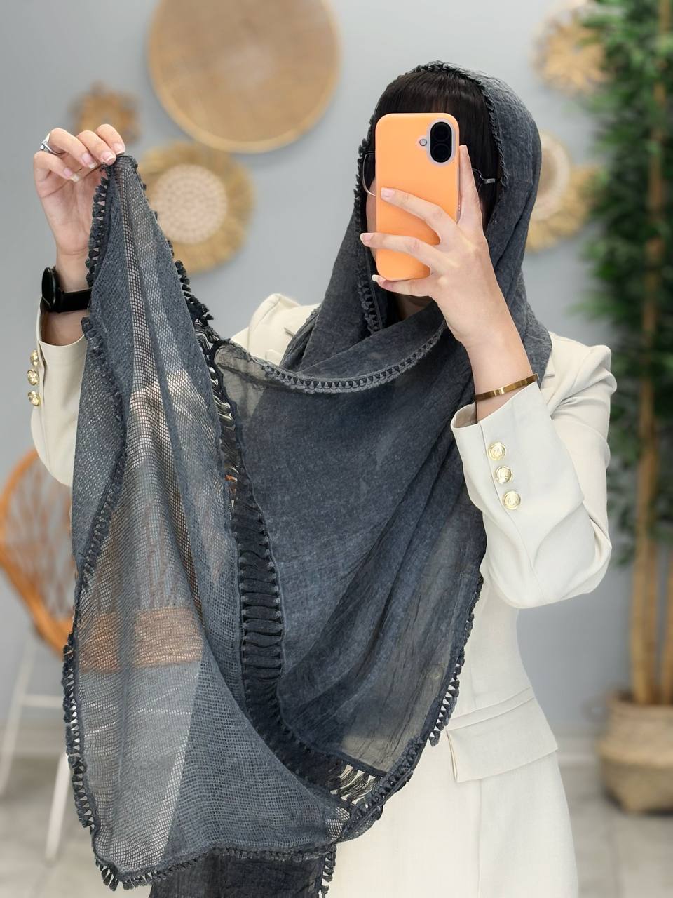 1684- شال آوین