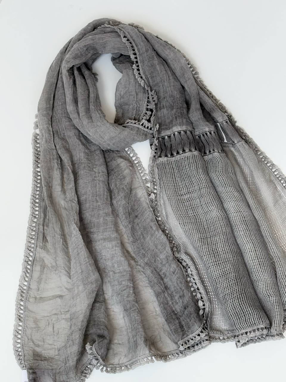 1684- شال آوین