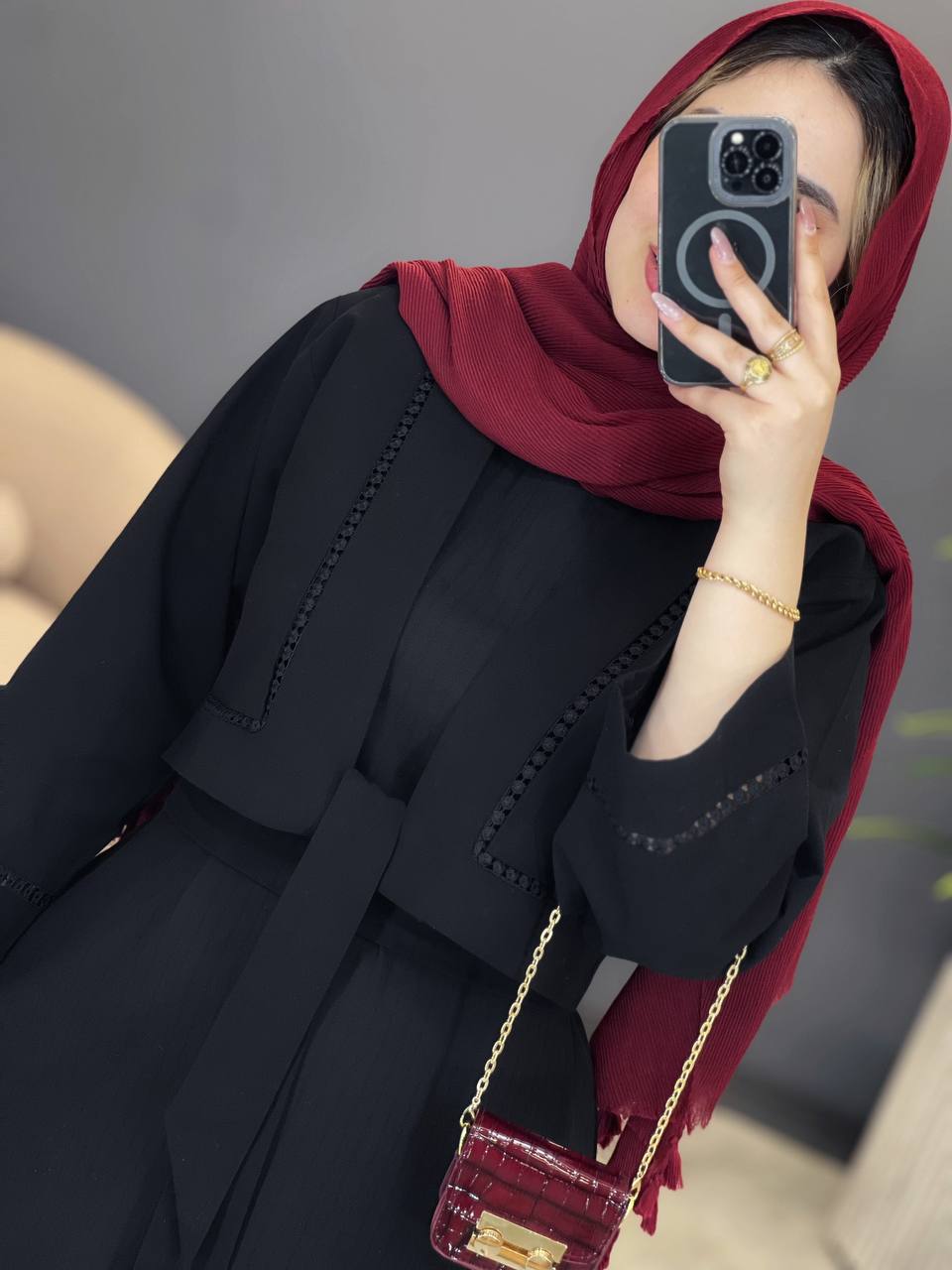 1694- کت و سارافون هور